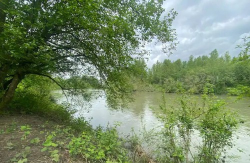 Ferndale RV Rental | CAMPSITE 1 Cottonwood pond CAMPSITE on June Bud Farms