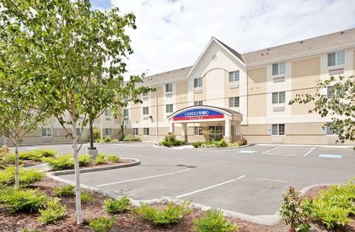 Oak Harbor Hotel | Candlewood Suites Oak Harbor, an IHG Hotel