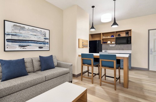 Boise Hotel | Candlewood Suites Boise - Towne Square by IHG