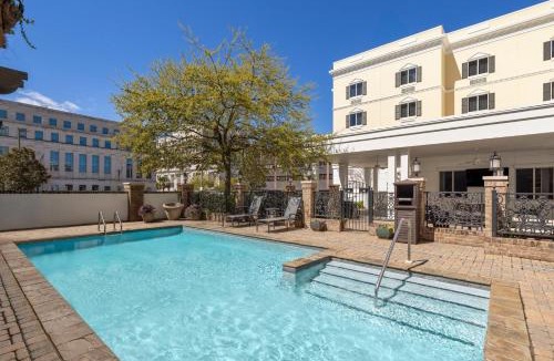 Central Business District Hotel | Candlewood Suites Mobile-Downtown by IHG