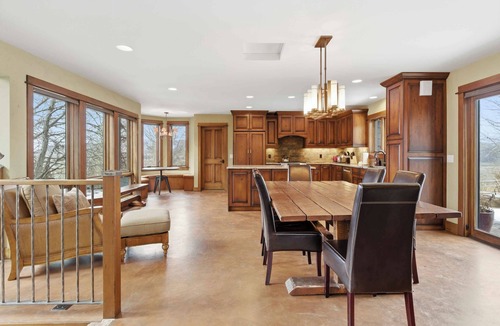 Bellevue House | Canyon View Home on 5 Acres | Pickleball Court + Views