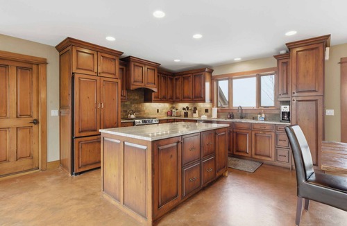 Bellevue House | Canyon View Home on 5 Acres | Pickleball Court + Views