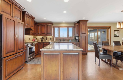 Bellevue House | Canyon View Home on 5 Acres | Pickleball Court + Views