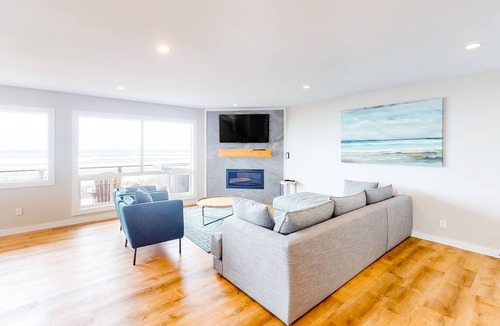 Edgewater Shores Cottage | Cape Cod Cottages #10 - Beachfront with hot tub!