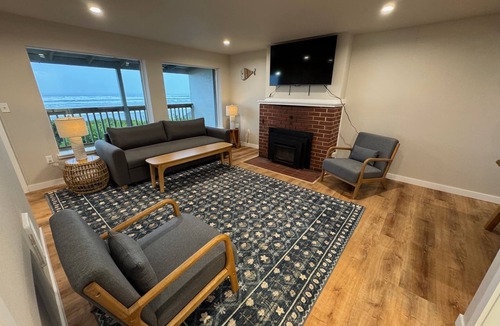 Waldport Cottage | Cape Cod Cottages #6 - Oceanfront Serenity