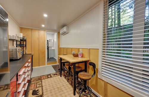 Pierce County Apartment | Carbonado Studio w/Deck & Blackstone Griddle!