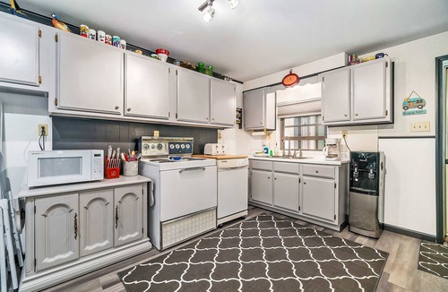 Lake Township House | Cardinal Cabin | House in Honor