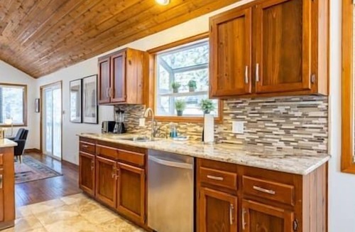 Sunriver Cabin | Carefree Cabin · Family/Pets/AC/Hot tub/Fireplace/SHARC/Village