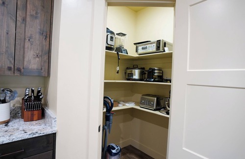 Fish Haven House | Caribbean Cove at Bear Lake (Sleeps 14) Lakefront
