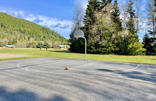 Boundary County RV Rental | Caribou Ridge