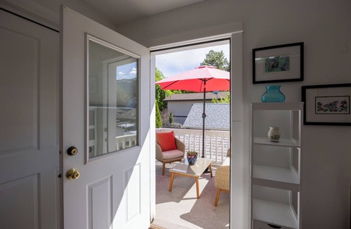 Siskiyou-Hargadine Historic District Cottage | Casa Amore, Ashland, Cozy Cottage in the Heart of Historic Ashland