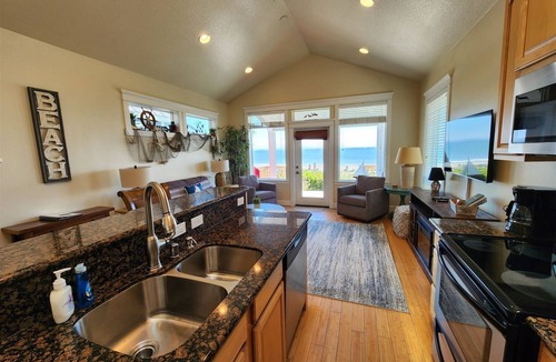 Ocean Shores House | Casa de Playa-Beachfront Cottage