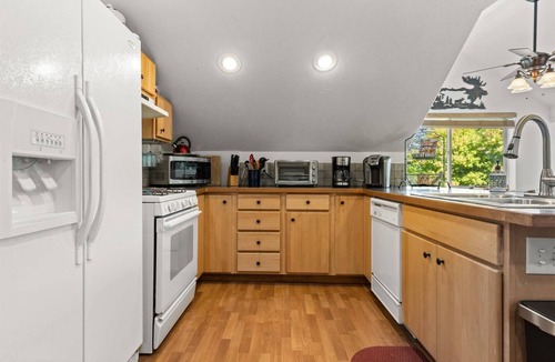 Rathdrum House | Casa Twin Lakes | Private Dock, Lake View, Fire Pit, Large Yard, Near Silverwood