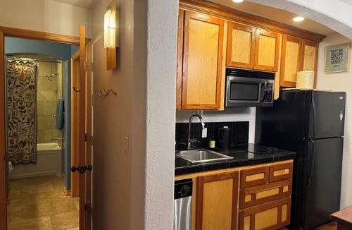 Bend Condo | Cascade 1BD Retreat at Seventh Mountain Near Mt. Bachelor & Deschutes River