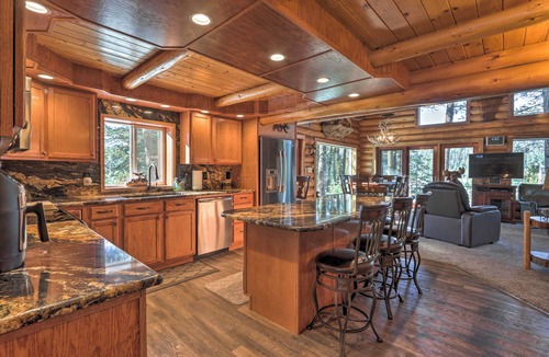 Cascade Cottage | Cascade Cabin w/Mountain View & River Access