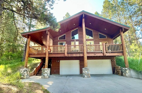 Cascade House | Cascade Multi-Family Cabin - 1 Block to Lake Cascade and Golf Course - Game room