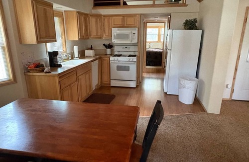 Crescent Cabin | Cascade Fiesta Chalet, Pet friendly 2 - 505