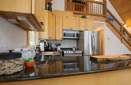 Leavenworth Cabin | Cascades Adventure Cabin 2 Bedroom Home by NW Comfy Cabins by RedAwning
