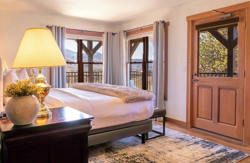 Twisp Hotel | Casia Lodge and Ranch