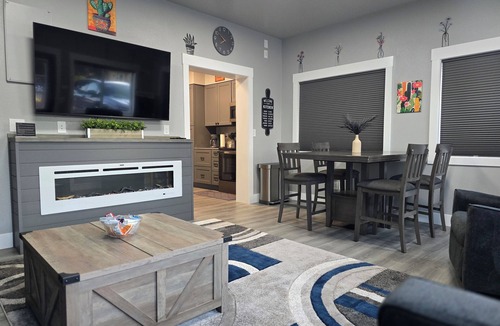 Nampa Apartment | CASITA, 1 bedroom, living room, kitchen, bathroom, Wi-Fi, parking, close to NNU.