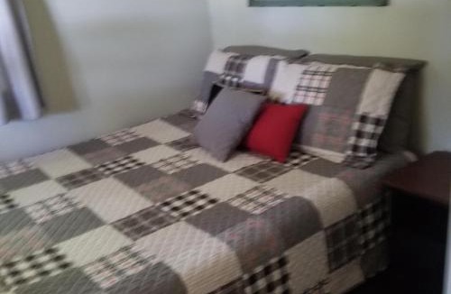 Newaygo Apartment | Castaways Cottage on Croton Pond #2