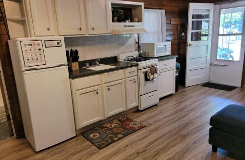 Newaygo Apartment | Castaways Cottage on Croton Pond #2