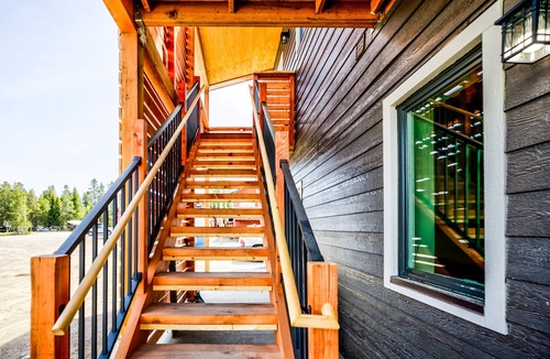 West Yellowstone House | Castle Z Retreat – Blocks from Yellowstone