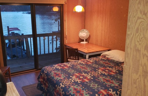 Rockford Bay Cabin | CDA Waterfront Cabin - Close to Shooter's