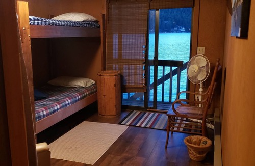 Rockford Bay Cabin | CDA Waterfront Cabin - Close to Shooter's