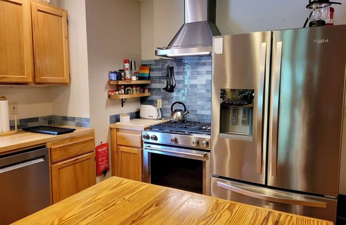 Mazama Cabin | Cedar Creek Cabin in Lost River, Dog Friendly!