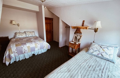 Sedro-Woolley Cabin | Cedar Springs Lodge & Retreat Center - Event Venue for Group Gatherings