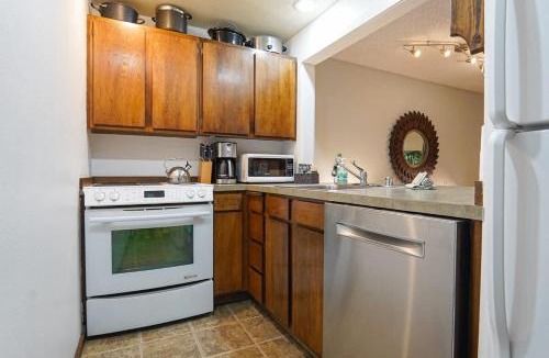 Glacier House | Cedar Suite at Snowater