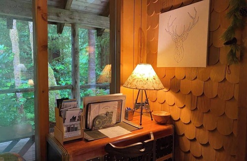Forks Apartment | Cedar Suite near Olympic National Park