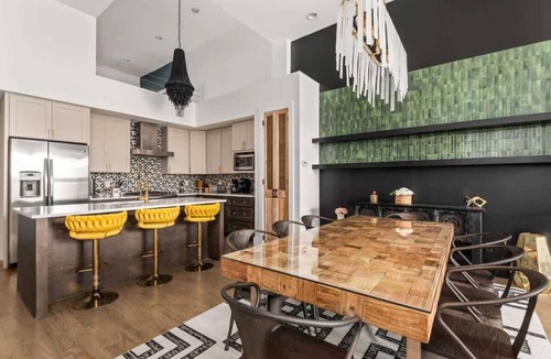 West End Condo | Centennial Quarters: Holiday House near Vandy!