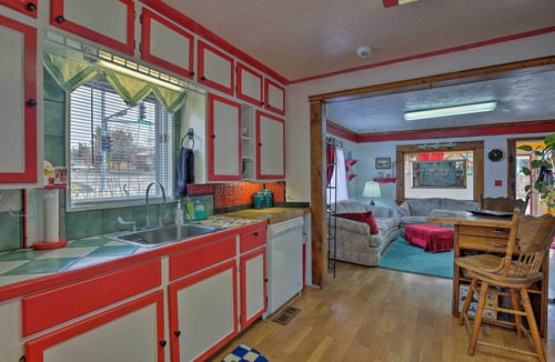 Pocatello Cottage | Center Street Cottage walking distance to I.S.U Holt Arena