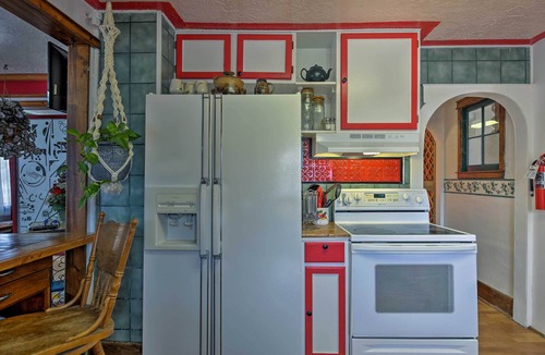 Pocatello Cottage | Center Street Cottage walking distance to I.S.U Holt Arena