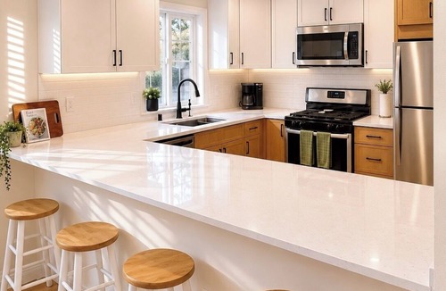 Old Ballard House | Central Ballard Townhome/Sleeps 8/Direct Bus Line to Stadium