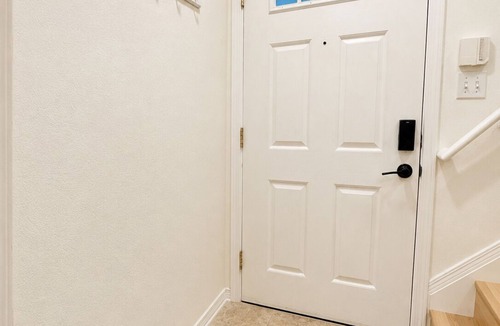 Old Ballard House | Central Ballard Townhome/Sleeps 8/Direct Bus Line to Stadium