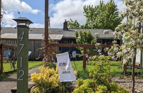 Four Corners Apartment | Central Salem* Hazelnut Home *2bd/1bt !Private!