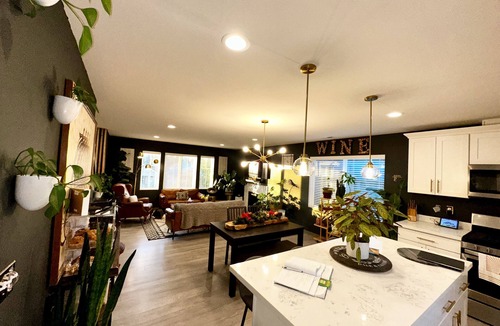 Central Tacoma Bed & Breakfast | Central Tacoma Homestay -private room-