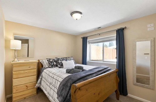 Spokane House | Centrally Located- 4BR Home- Amenities Galore