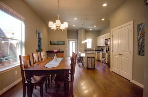 Central Tacoma House | Centrally Located 3-bedroom house in Tacoma. Pet friendly!