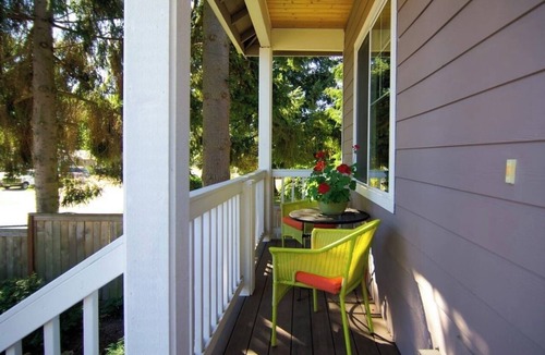 Central Tacoma House | Centrally Located 3-bedroom house in Tacoma. Pet friendly!