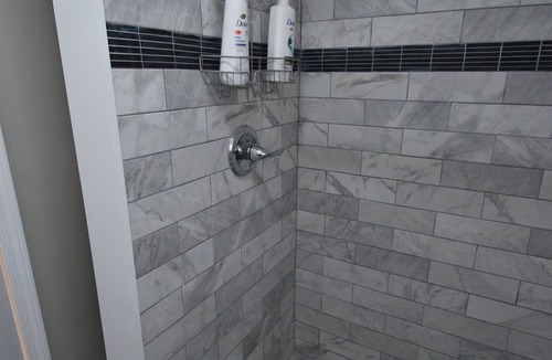 Picadome Hotel | Centrally located 4 bed, 3 bath near Kroger field, Rupp, golf, and hospitals.