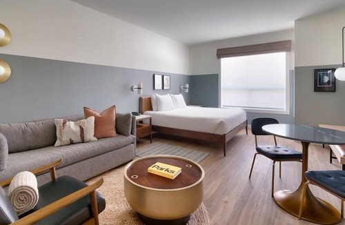 Moab Hotel | Centrally Located King Unit, Gravity Haus, Modern Amenities, Downtown Access