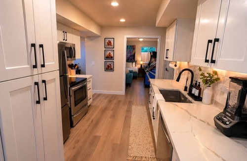 South Beacon Hill House | Centrally Located to Downtown, Airport and Stadium