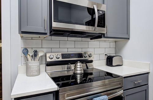 Indianapolis Condo | Centrally Located GEM Cozy & Close To Everything!