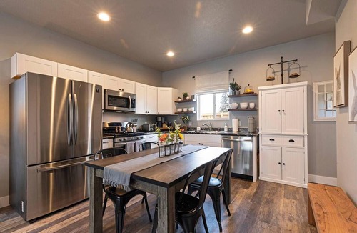Franklin to the Fort House | Centrally located, well appointed home away from home!