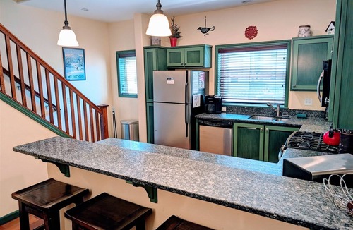 Government Camp Ski Chalet | Chalet 124 at the Official Collins Lake Resort