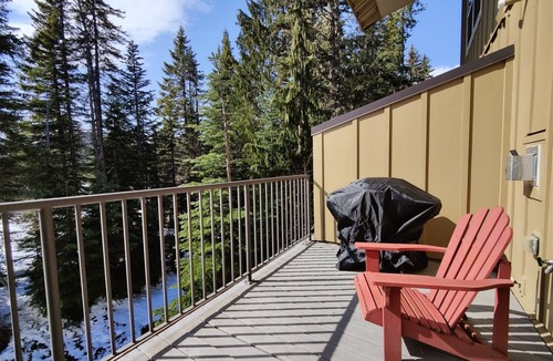 Government Camp Ski Chalet | Chalet 92 at the Official Collins Lake Resort